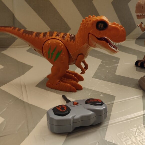 SET OF 2 - Dinosaur Animated RC the black series radio controlled Dino T.Rex - Picture 4 of 5